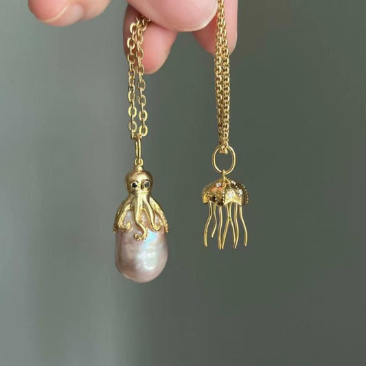 Cute Octopus Jellyfish Pendant Necklace,Natural Pearl Baroque Style Clavicle Chain,18K Gold Copper Animal Jewelry